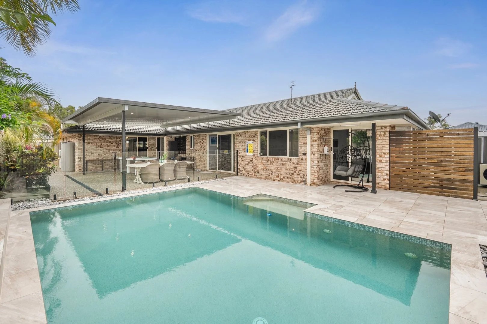 1 Thornleigh Crescent (1/19)