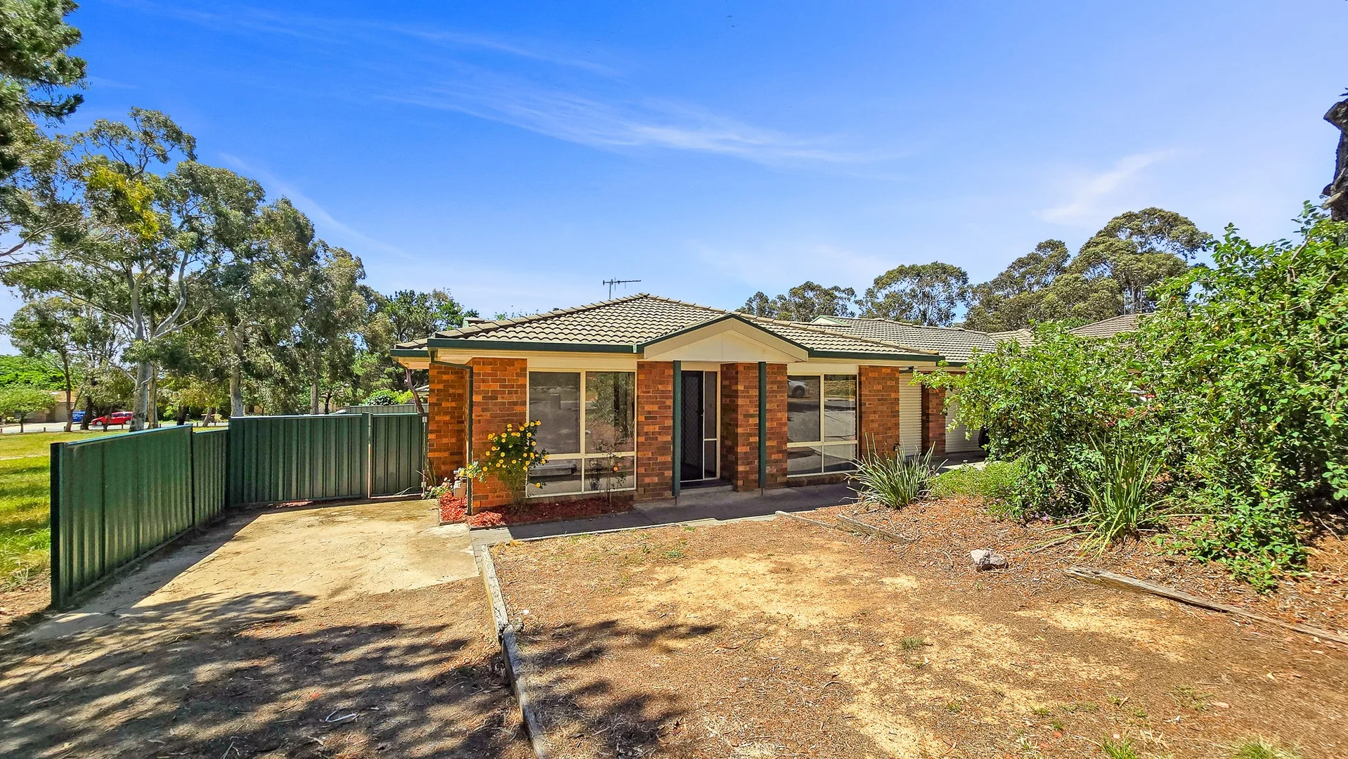 1 Watchorn Close (1/30)