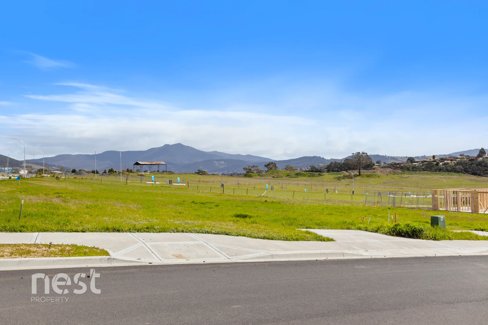 1 Wattlebird Way (1/12)