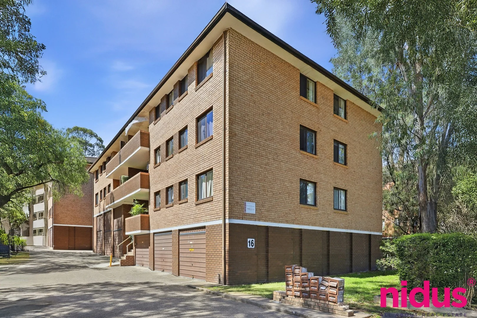 10/16 Luxford Road (1/11)