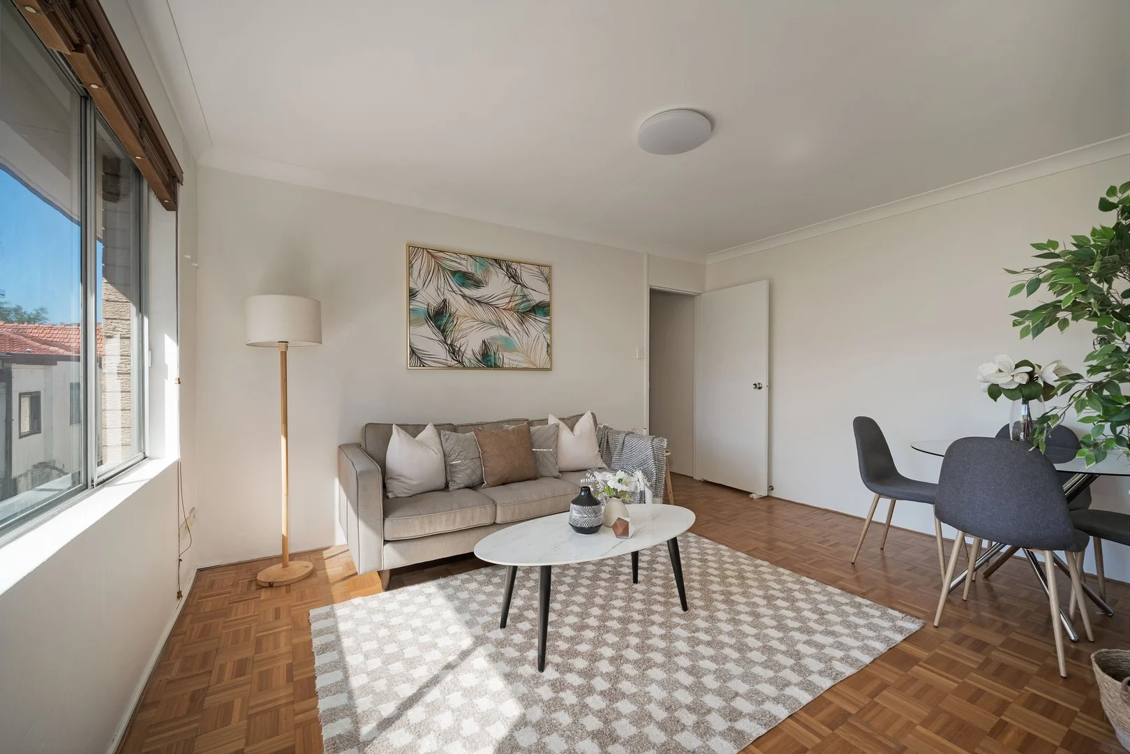 10/56 Crinan Street (1/15)