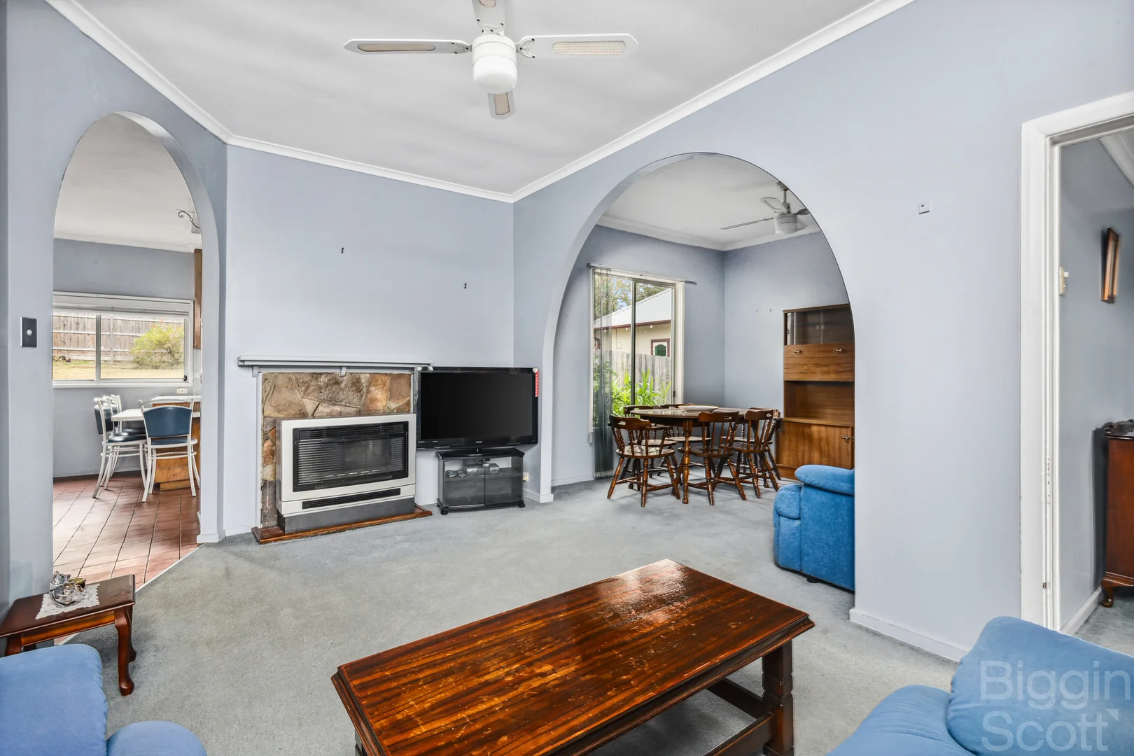 10 Church Avenue - Image 4