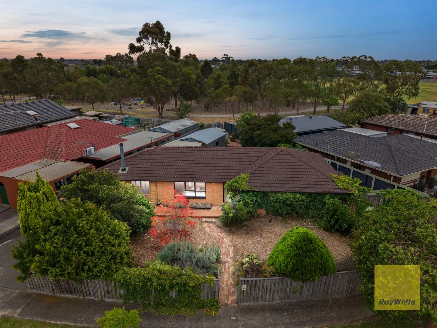 10 Diamond Avenue (1/22)