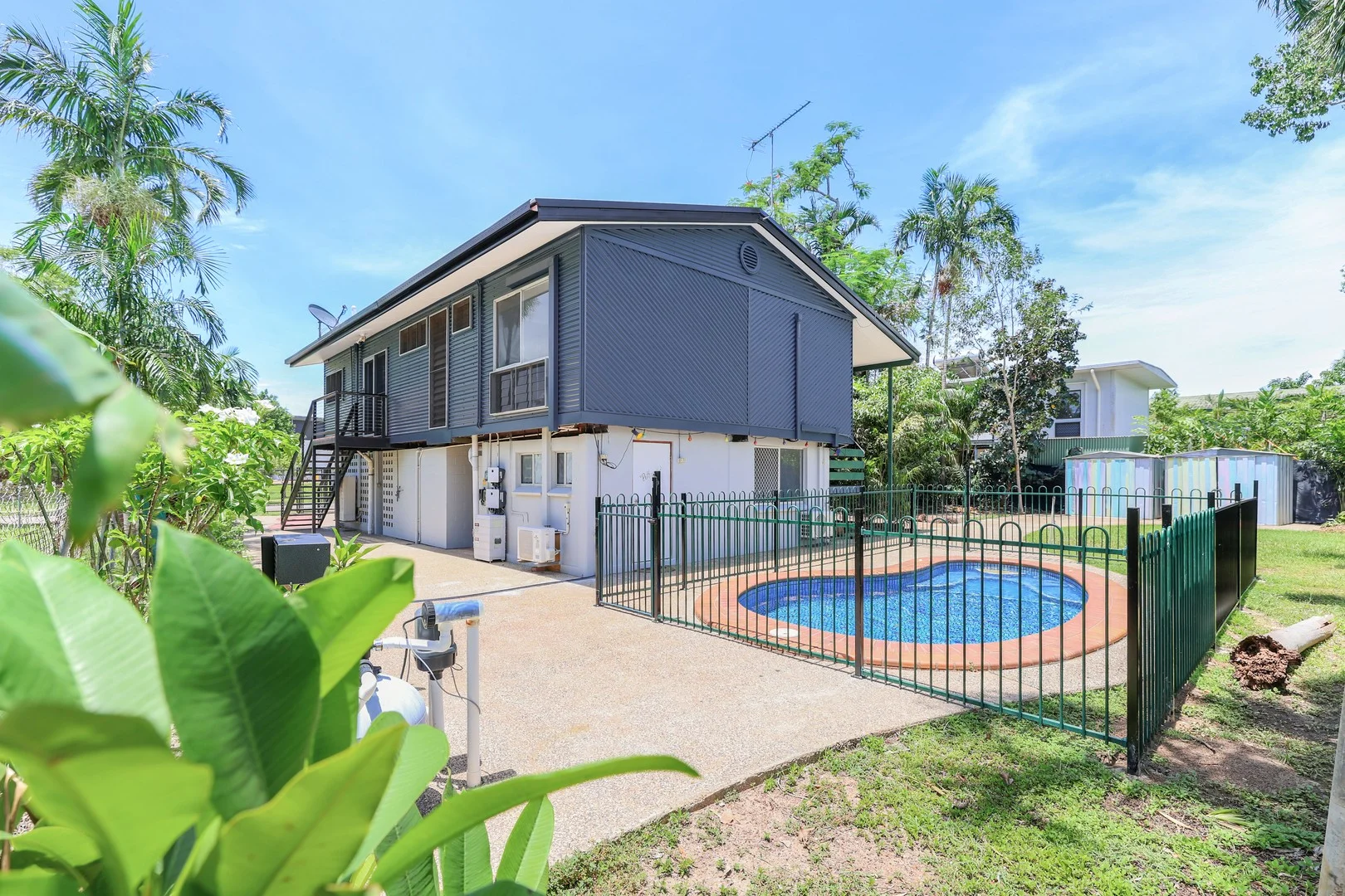 10 Ellengowan Drive (1/29)