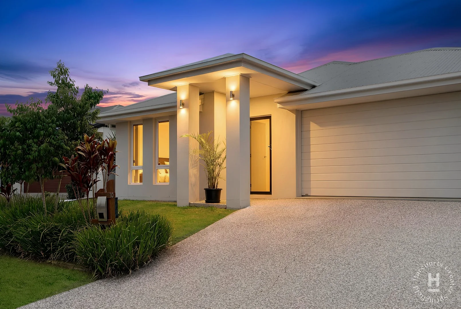 10 Firetail Street (1/1)