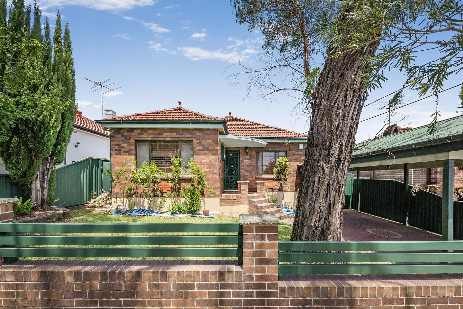 10 Hansen Avenue (1/10)