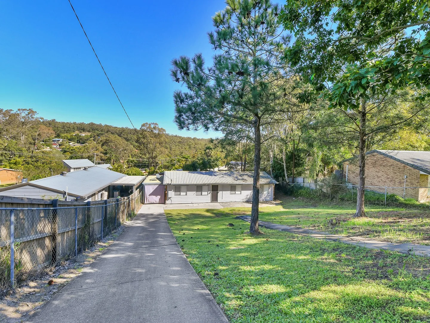 10 Harburg Drive (1/16)