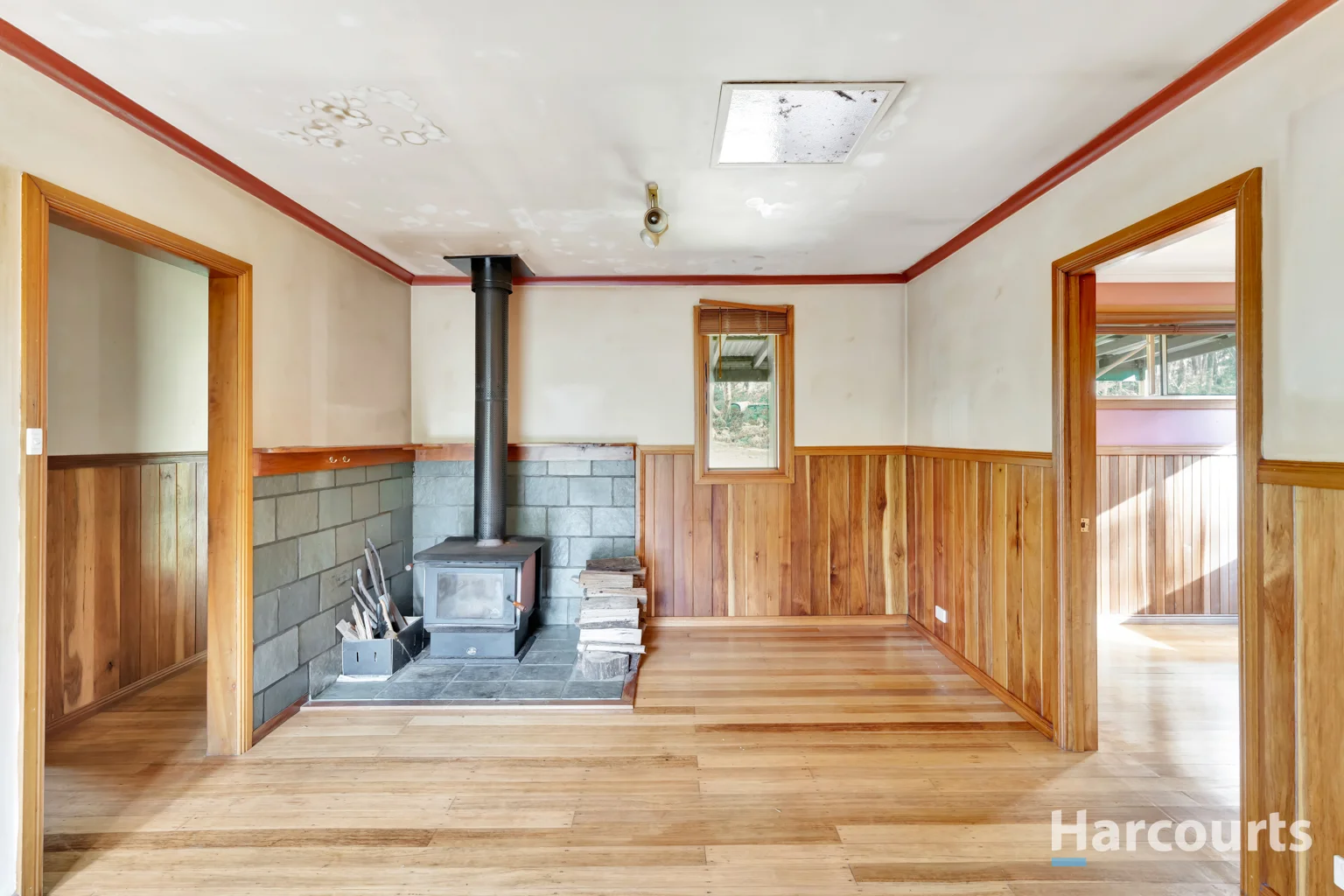 10 Hawleys Lane - Image 4