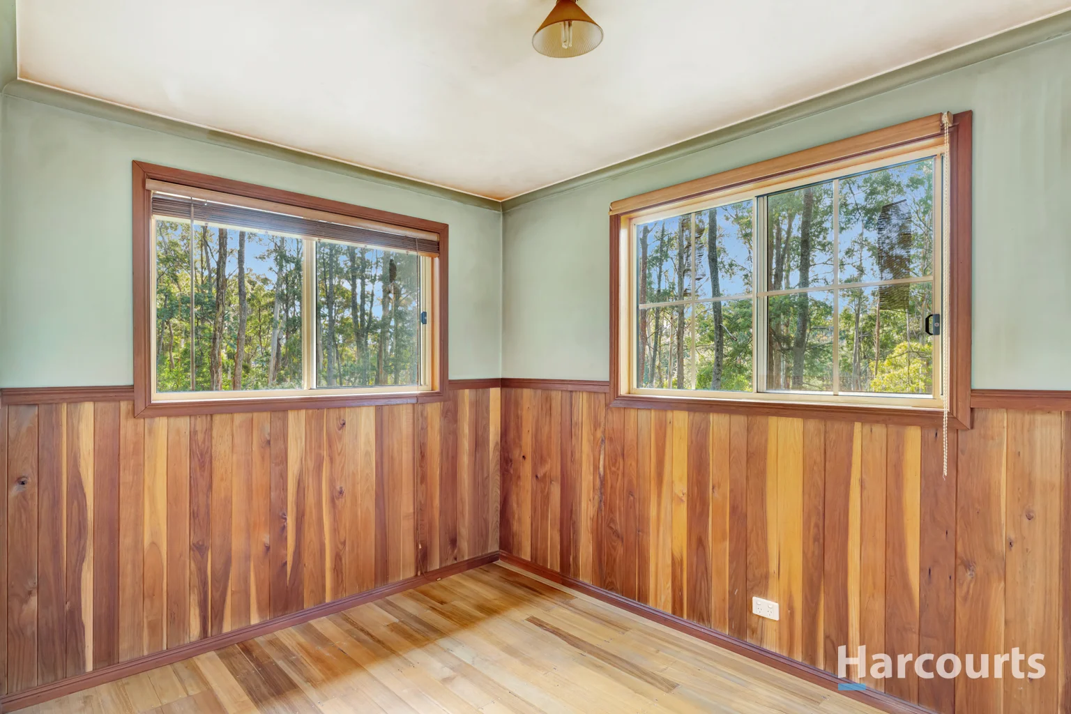10 Hawleys Lane - Image 5