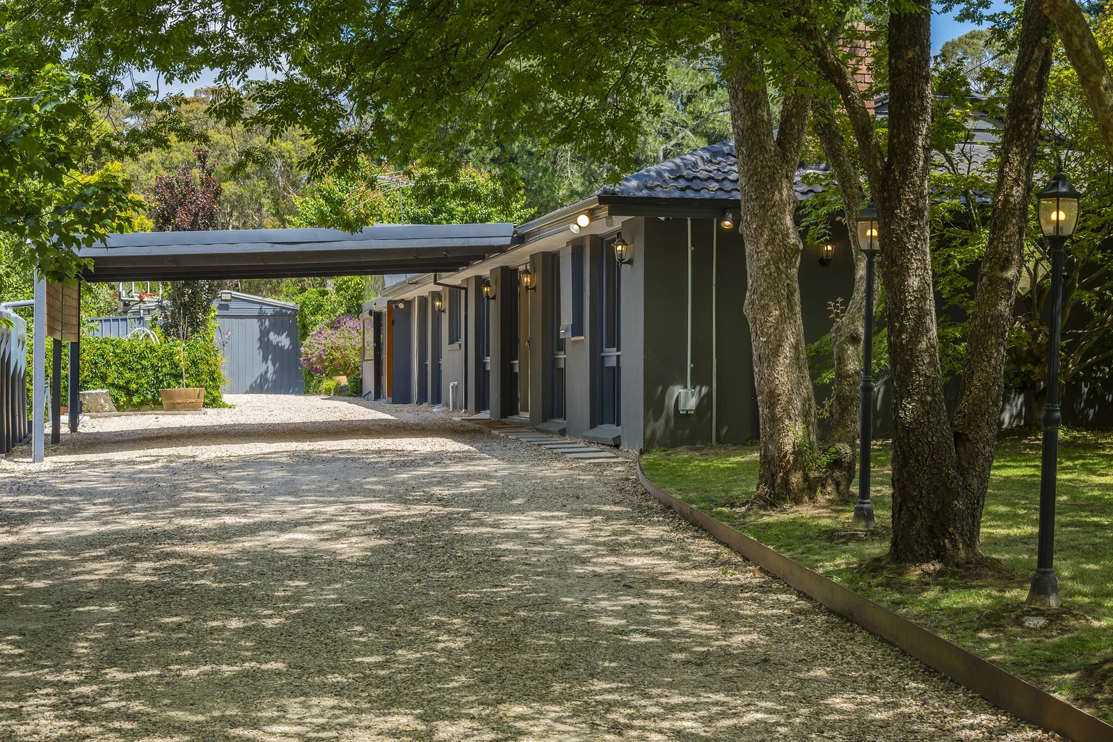 10 Hotham Avenue (1/33)