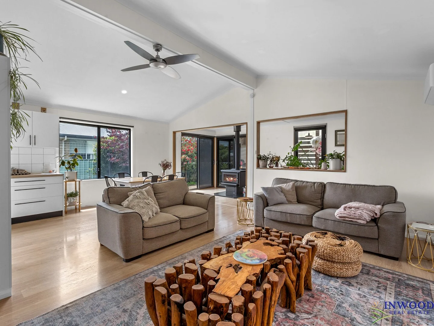 10 Isaac Street (1/24)