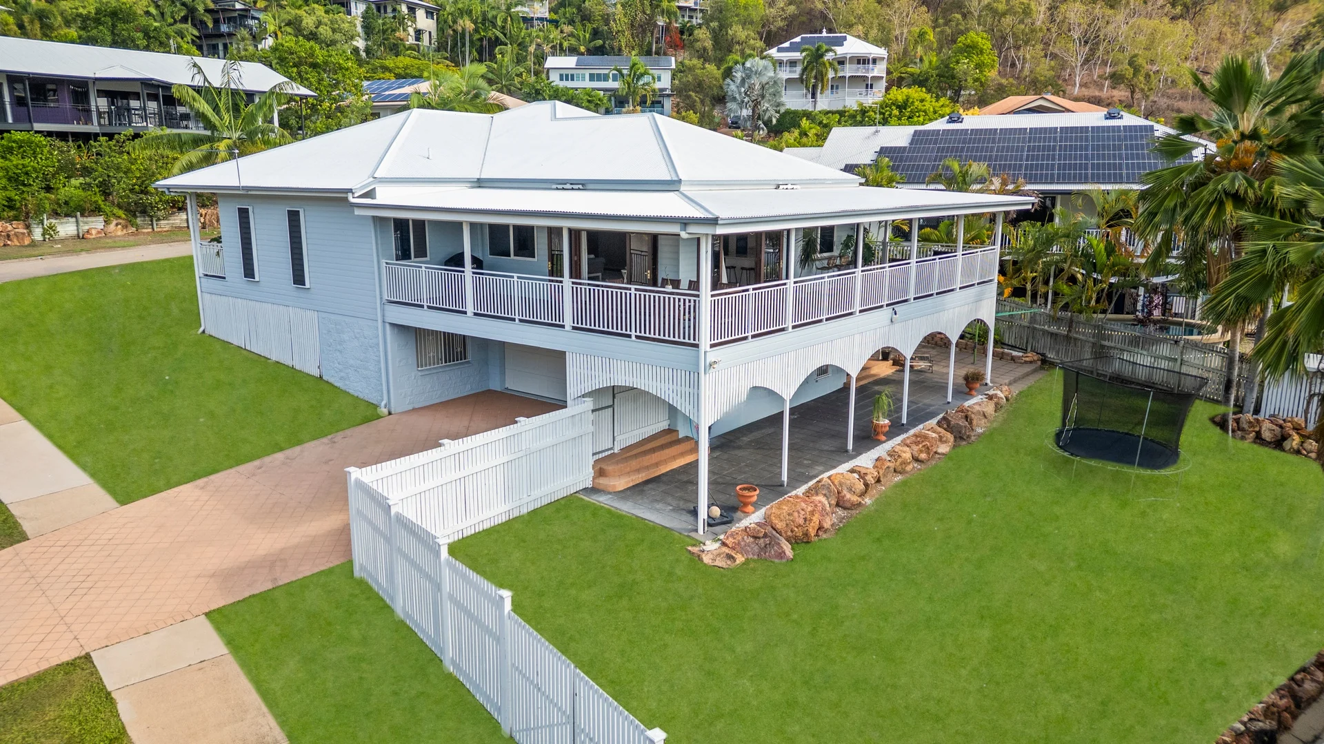 10 Kensington Court (1/25)