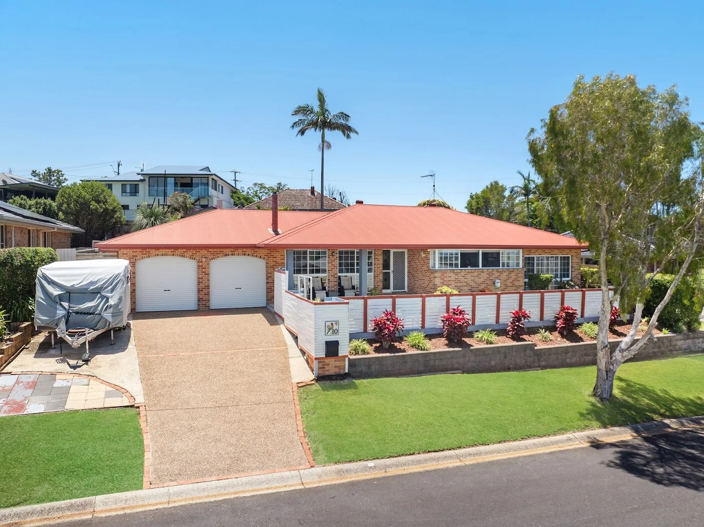 10 Lamanda Court
