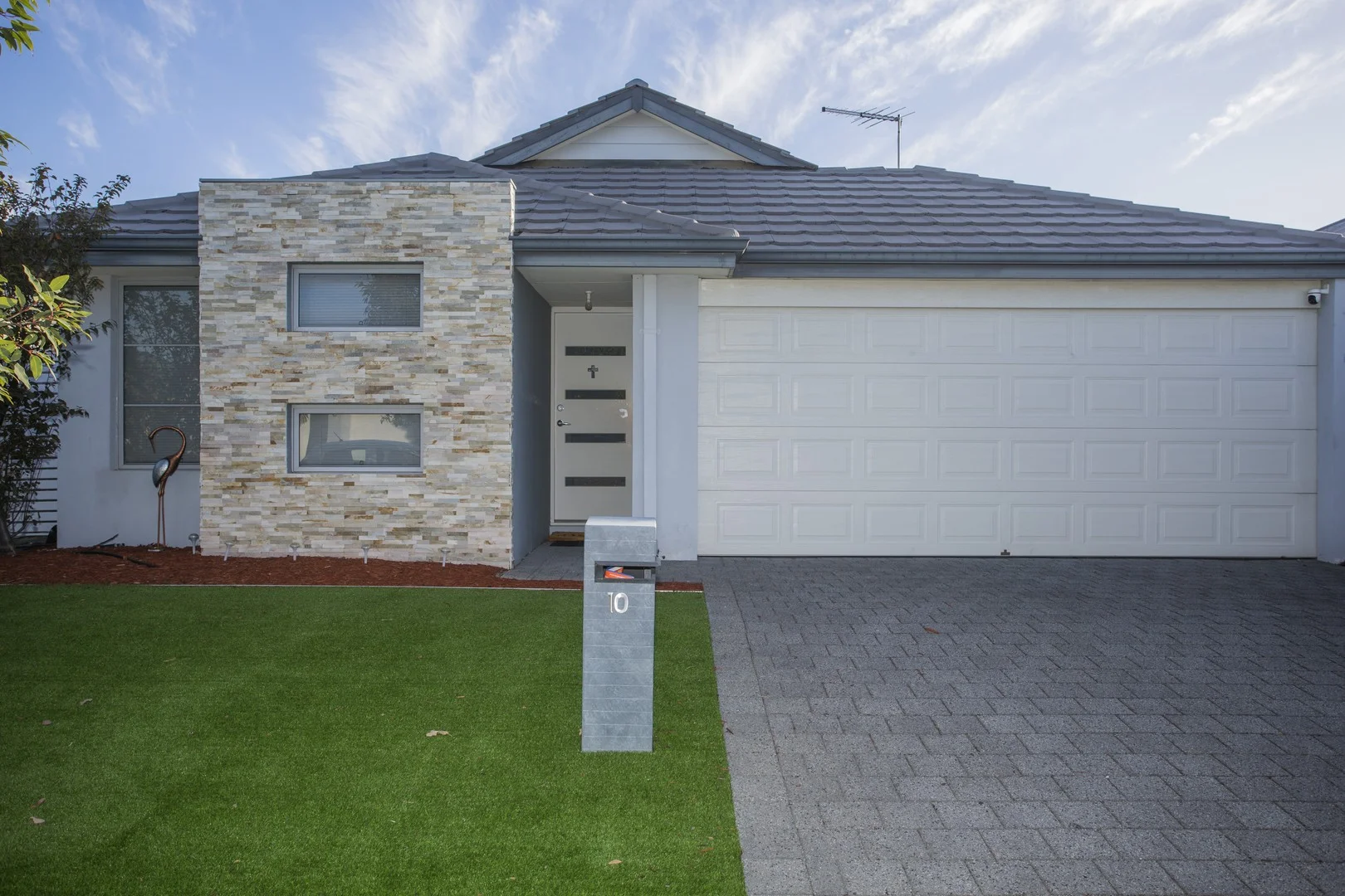 10 Laverton Road (1/14)
