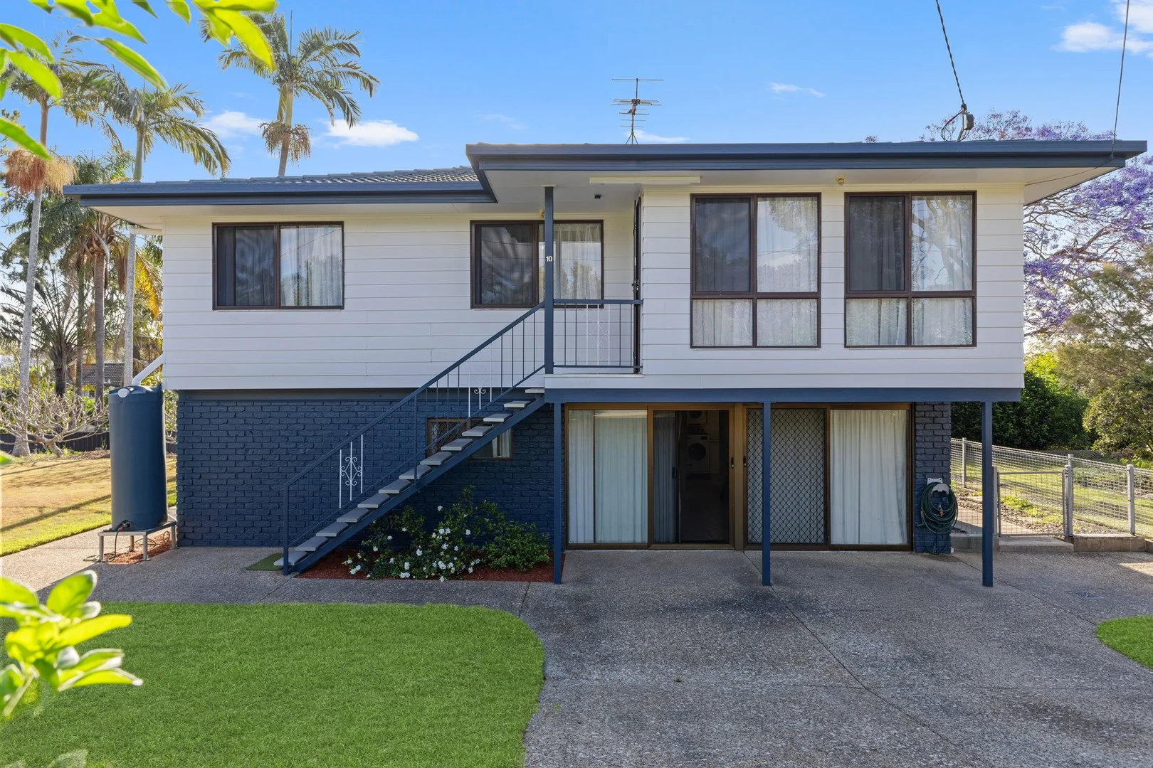 10 Philippa Crt (1/37)