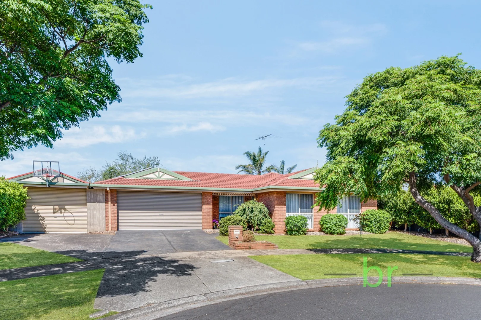 10 Racheal Close (1/1)