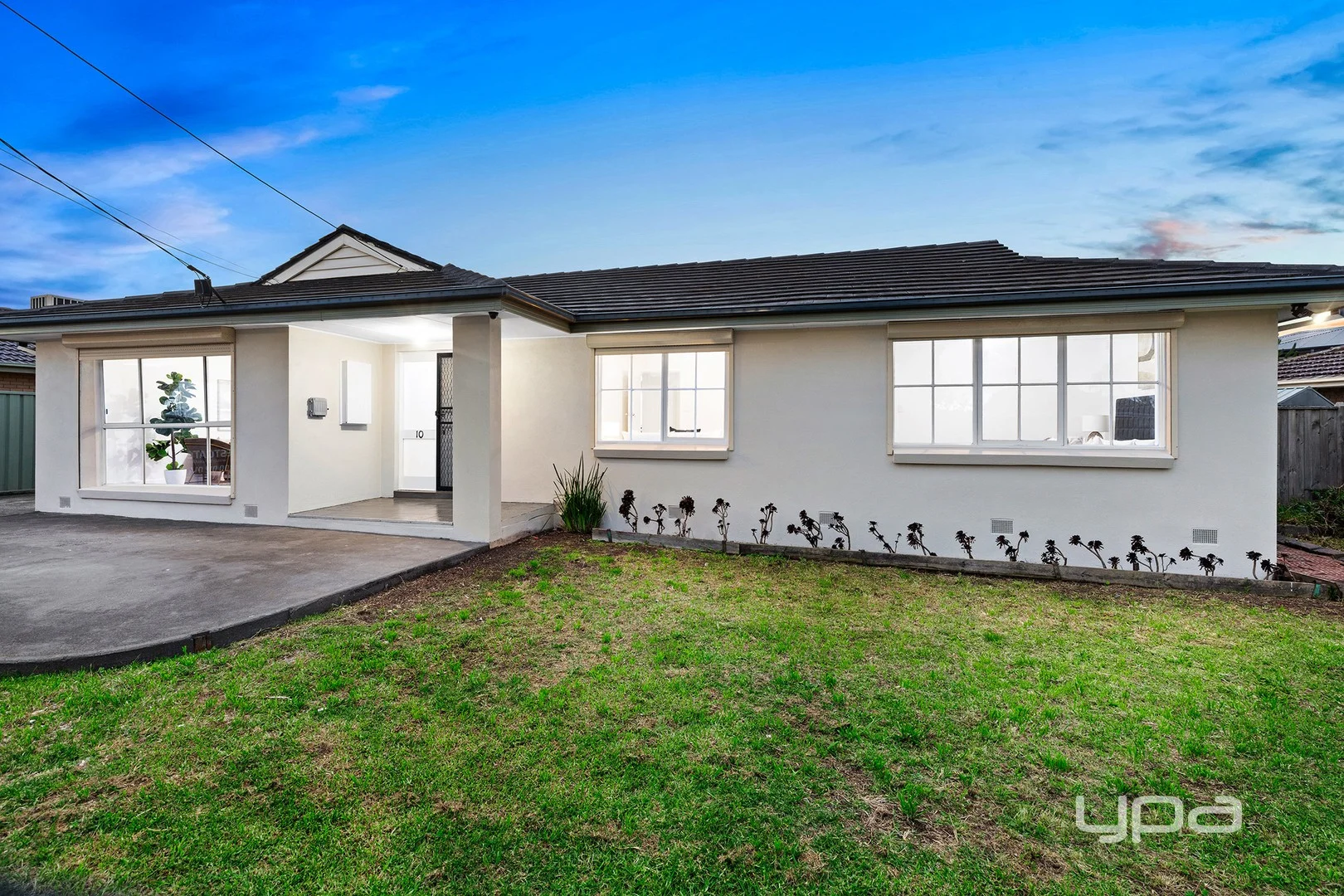 10 Robyn Avenue (1/12)