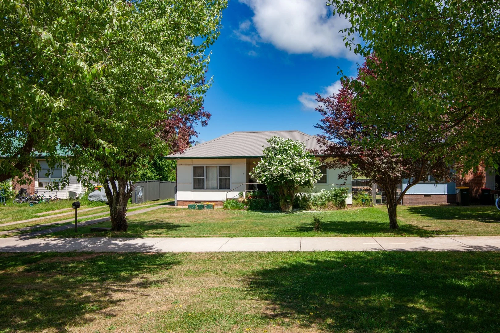 10 Saleyards Road (1/1)