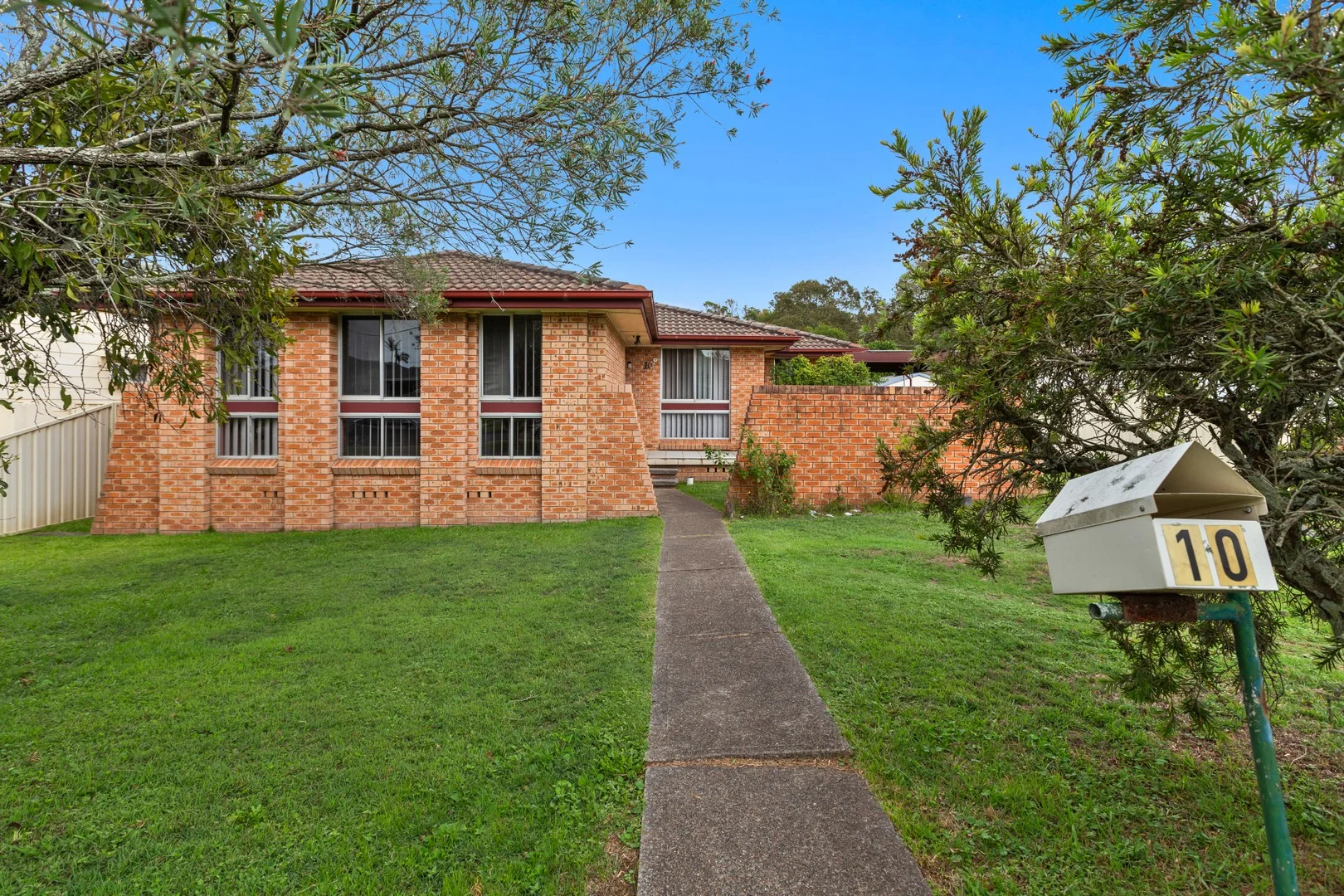 10 Sapphire Drive (1/10)