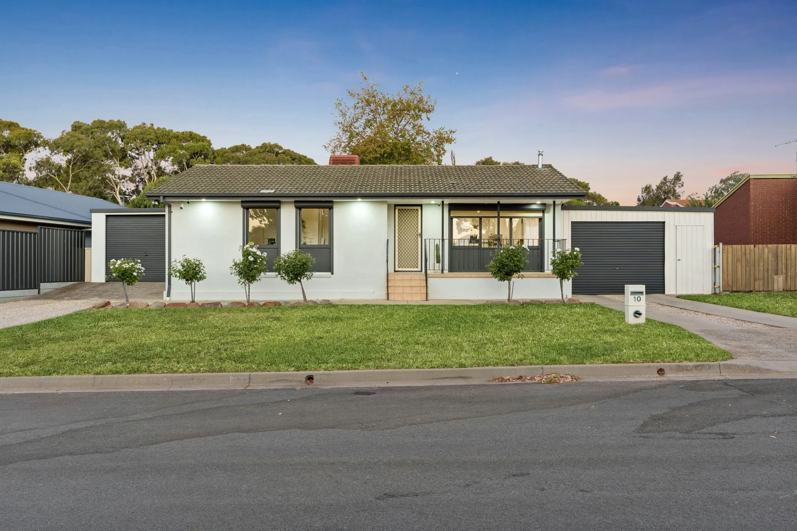 10 Simeon Crescent (1/24)