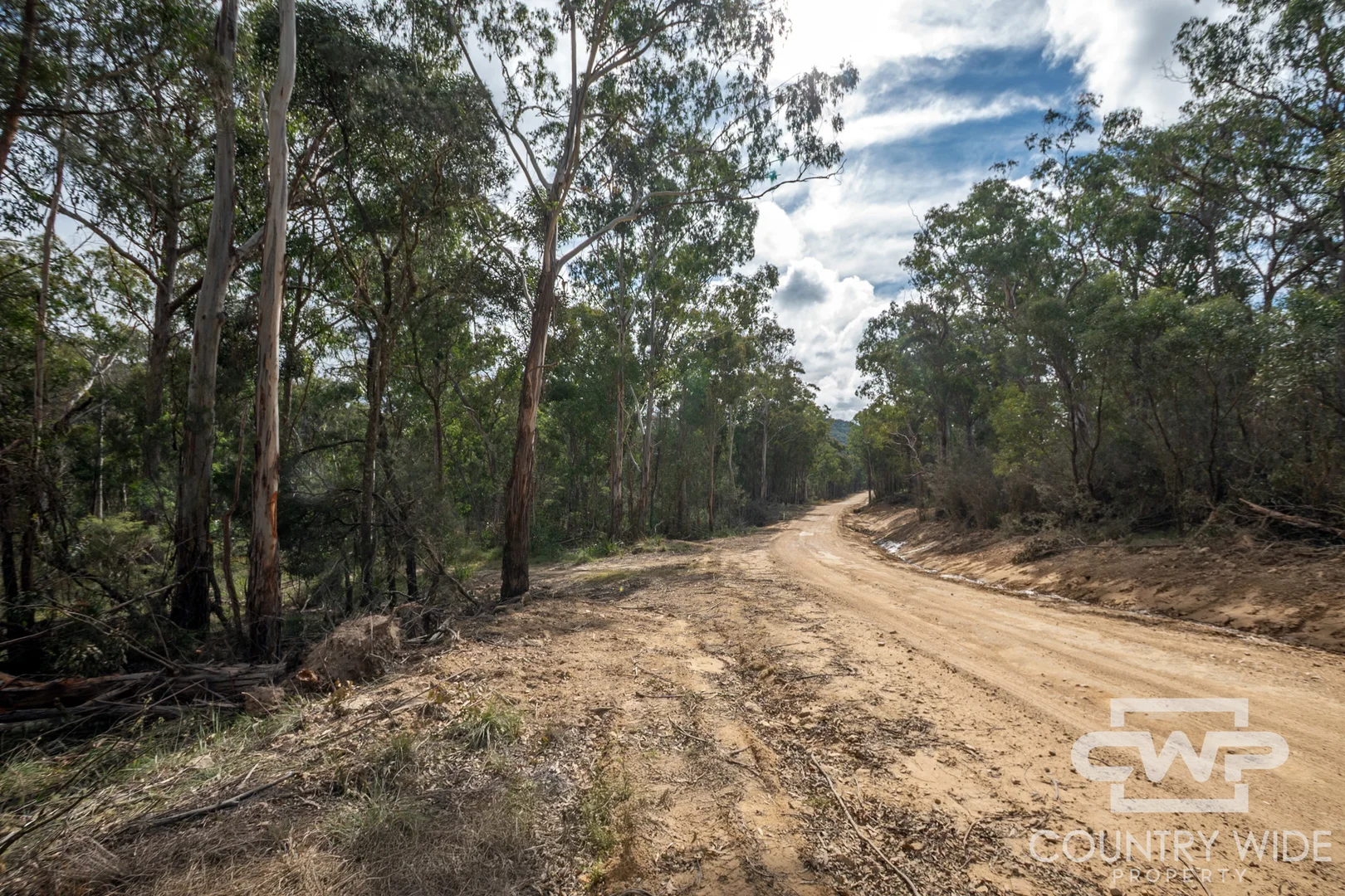 10 Tablelands Road - Image 2