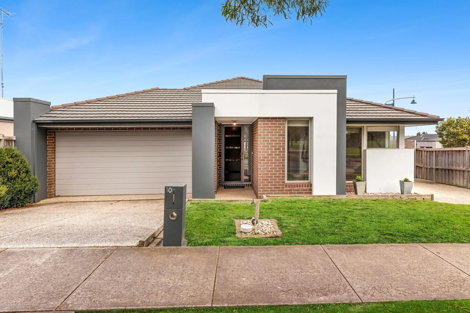 10 Village Green Drive - Image 2
