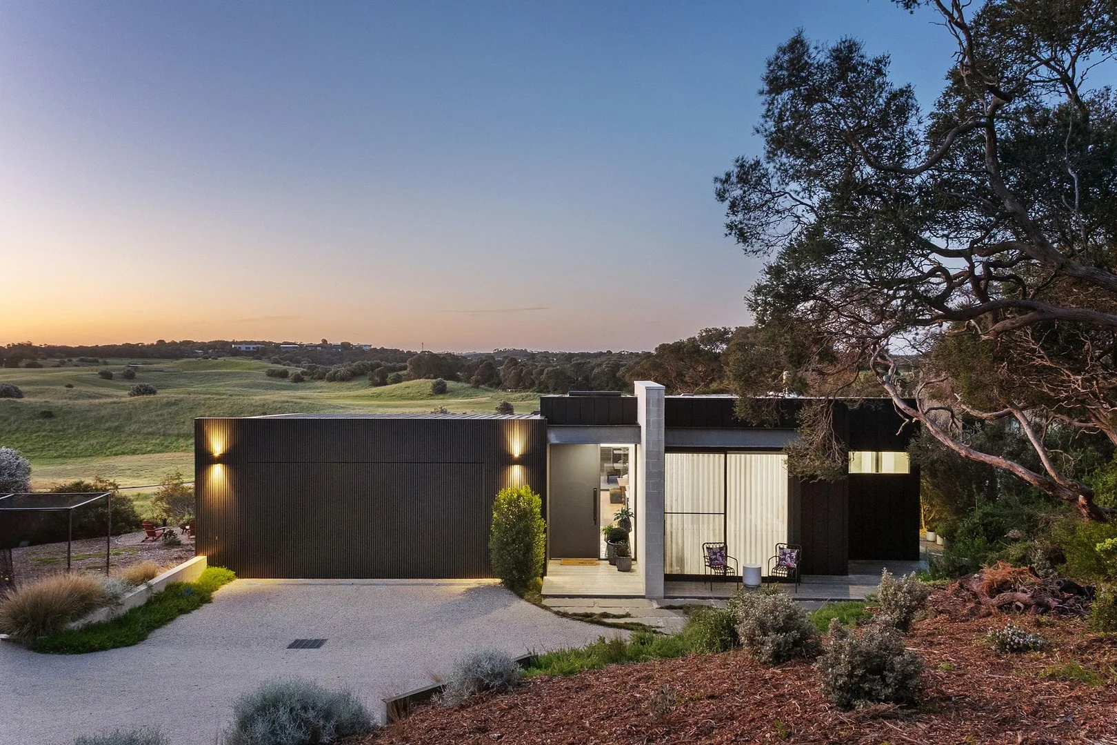 10 Woodland Way (1/20)