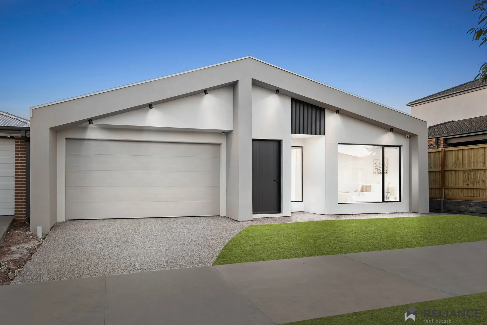 100 Albert Drive (1/37)