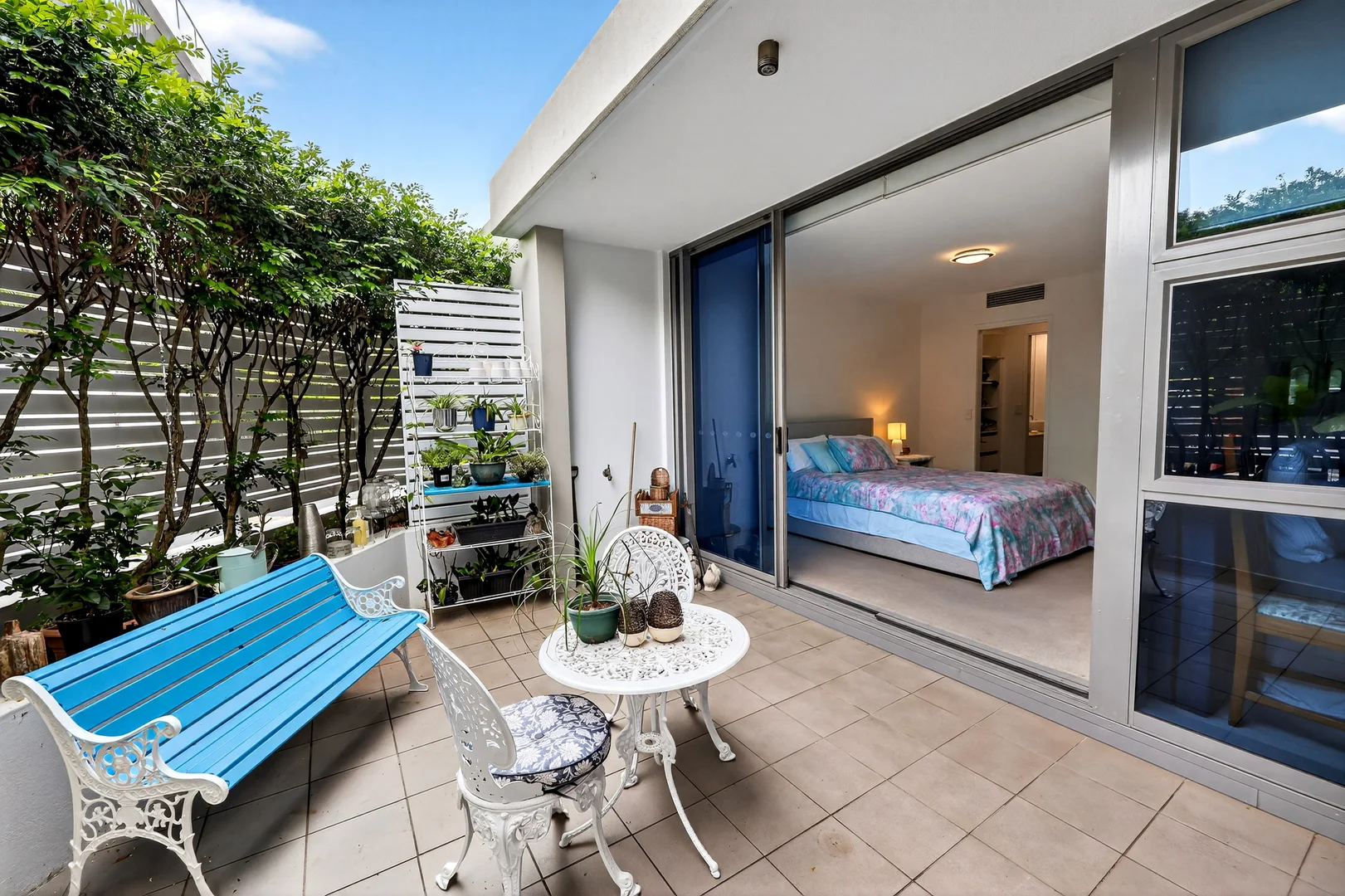 1001/438 Marine Parade (1/16)