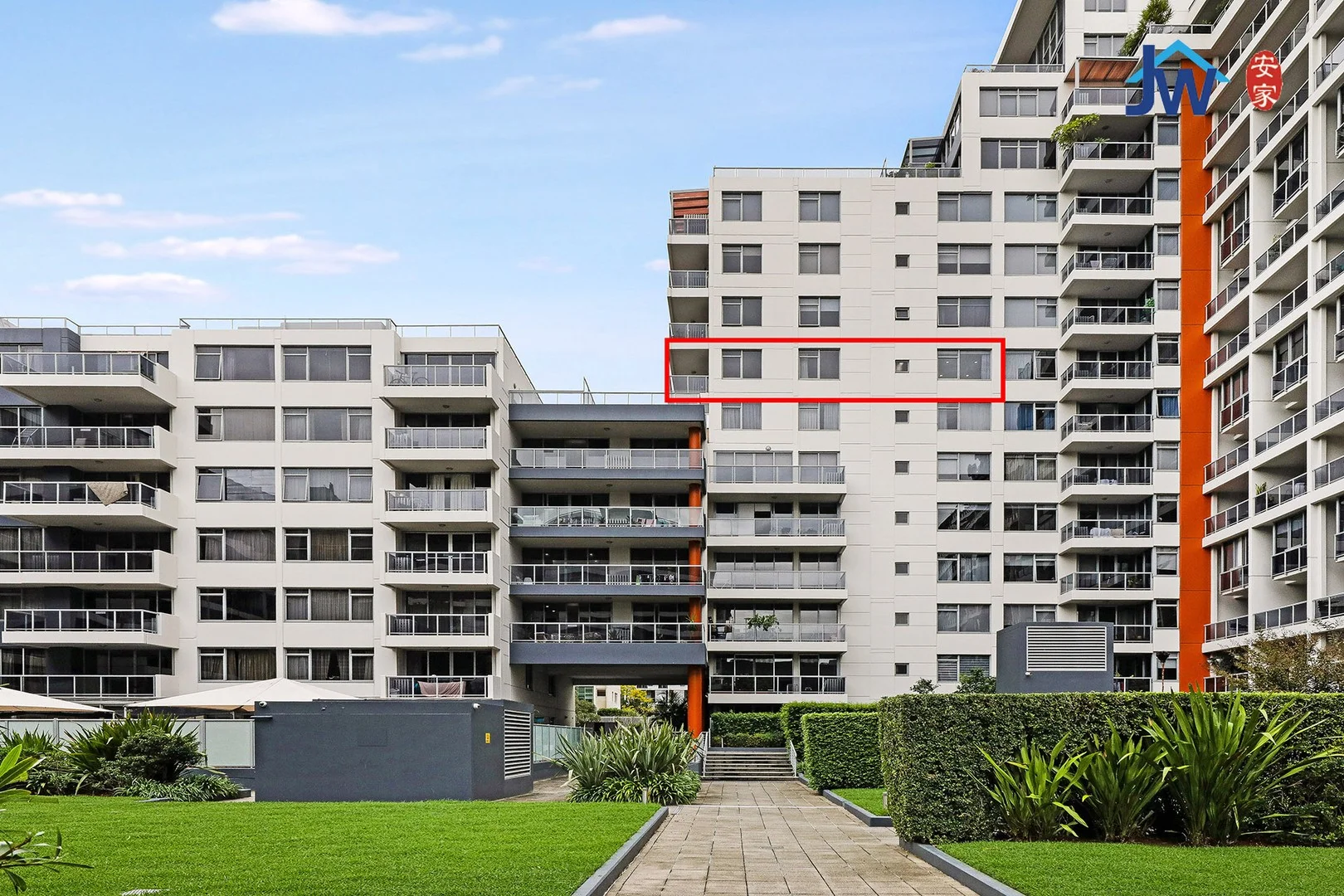 1002/6 Lachlan Street (1/19)