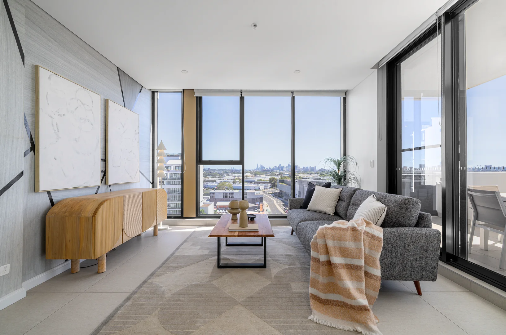 1003/6 Bourke Street (1/19)