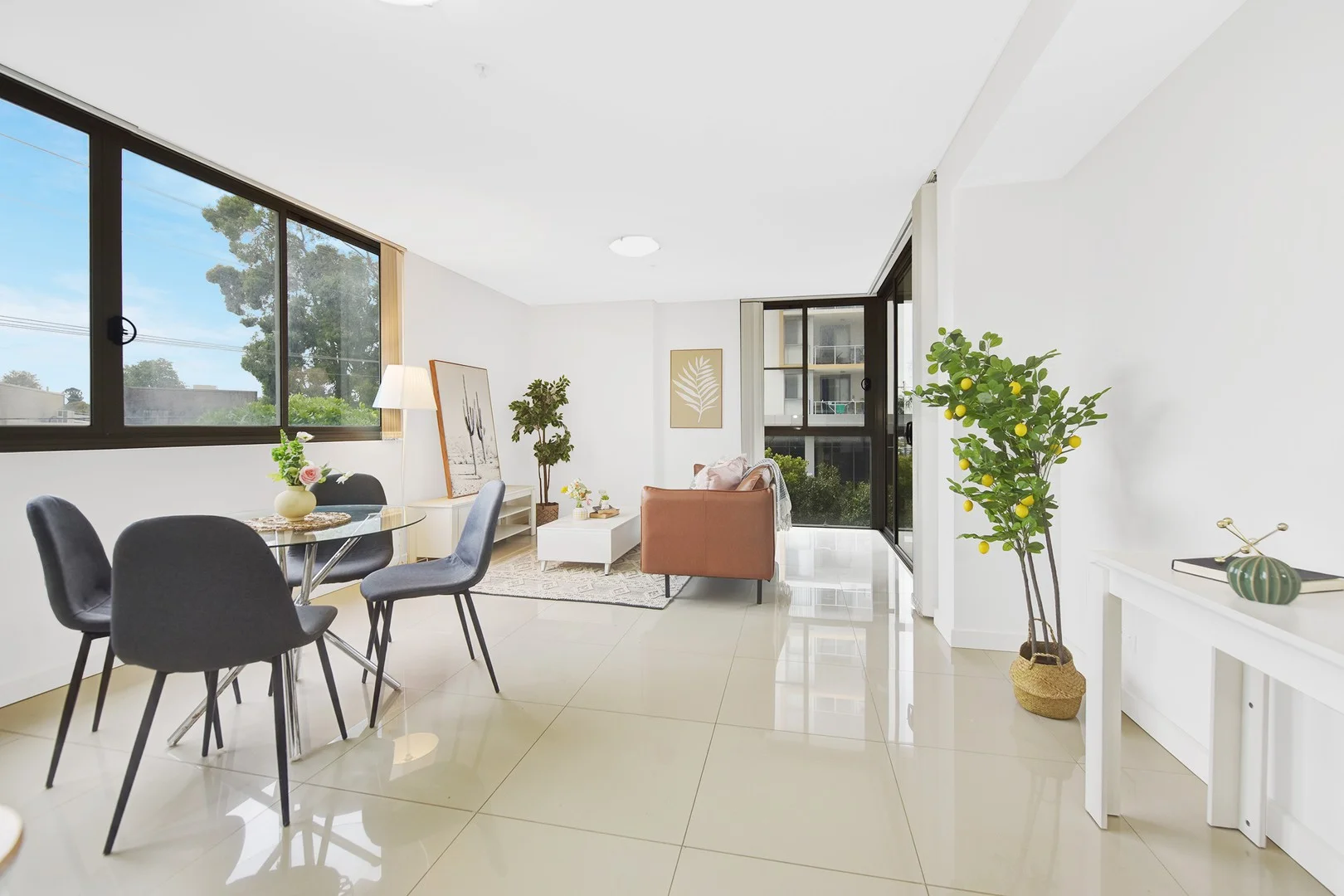 101/8 River Road West (1/11)