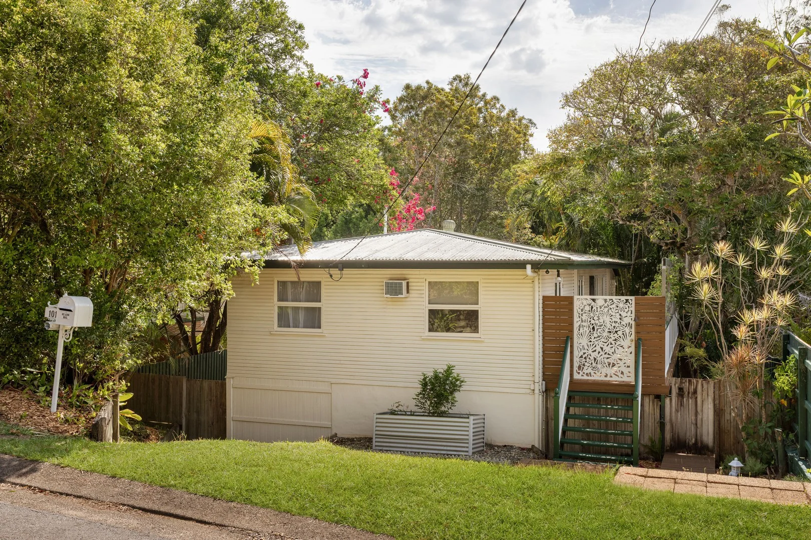 101 Sutling Street (1/25)