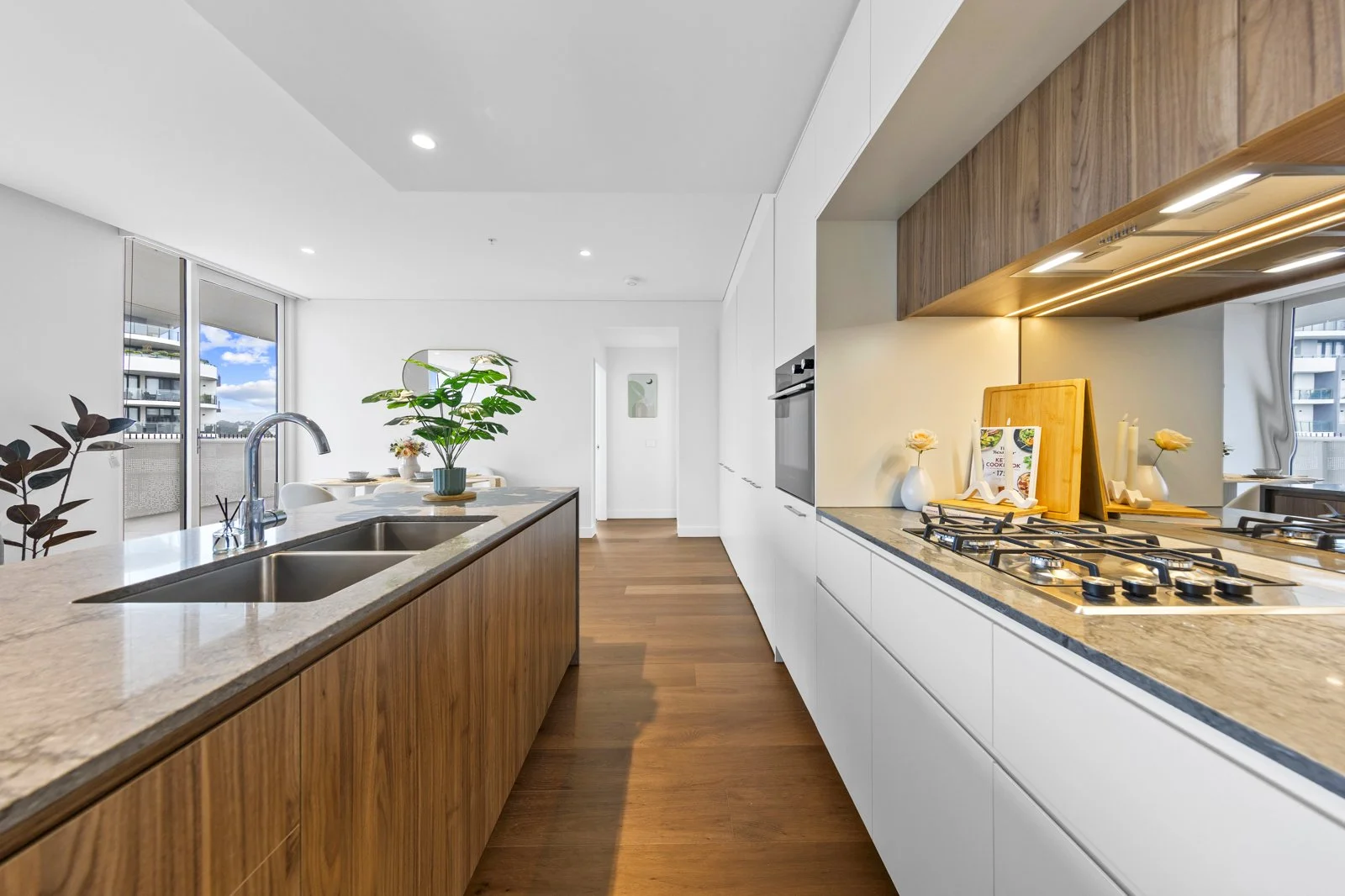 1012/21 Spurway Drive (1/18)
