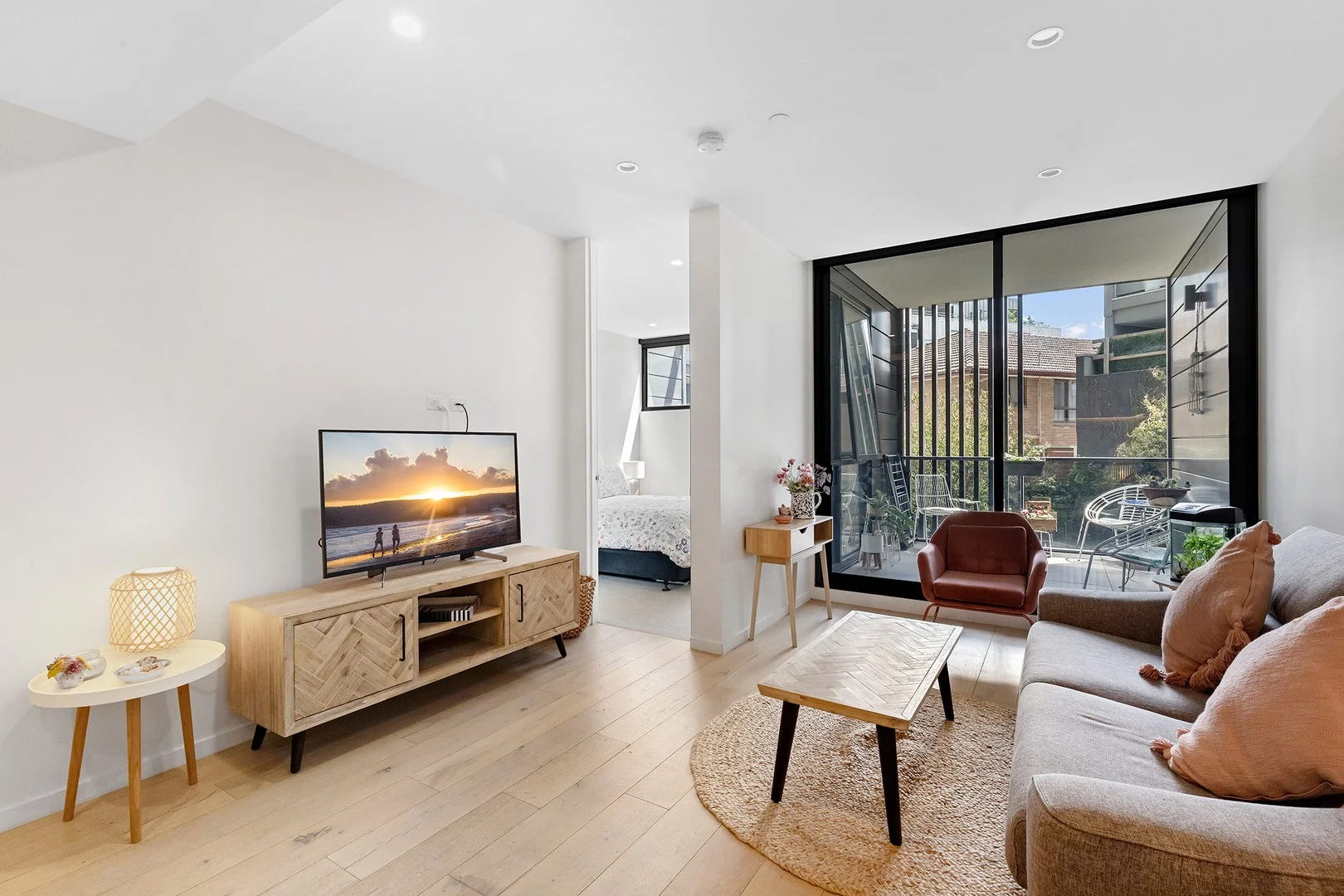 102/1050 Mt Alexander Road (1/9)