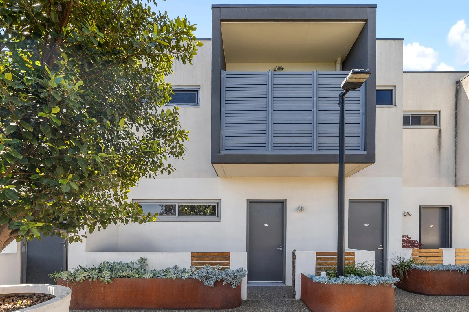 102/264 Waterdale Road (1/10)