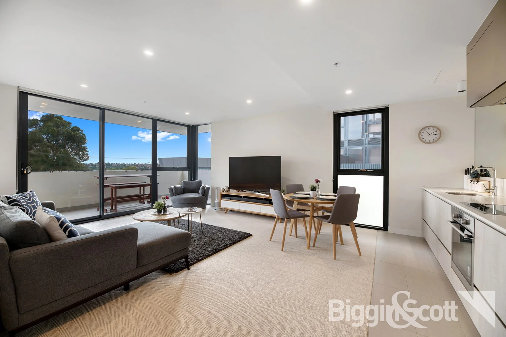 102/64 Wests Road (1/1)