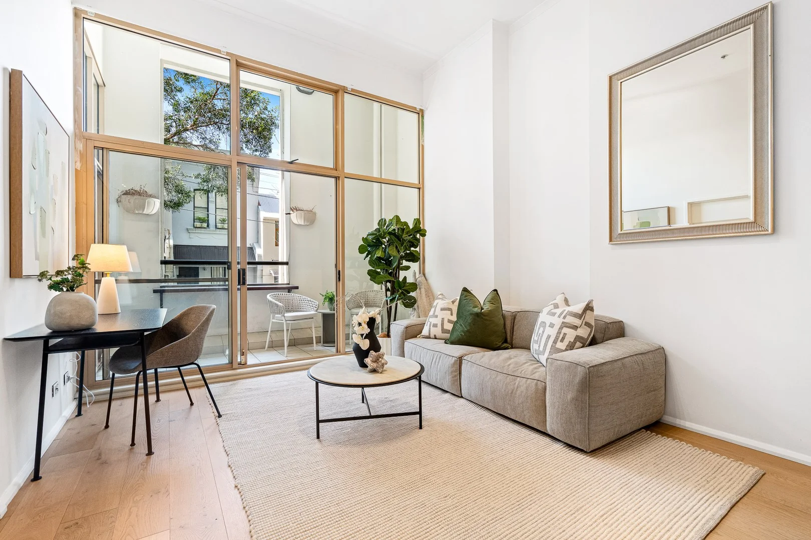 103/105 Campbell Street (1/10)