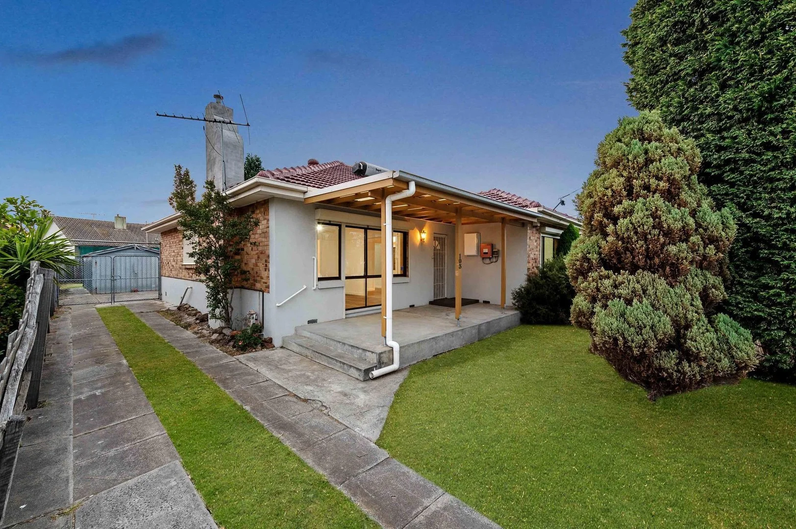 103 Lorne Street (1/26)