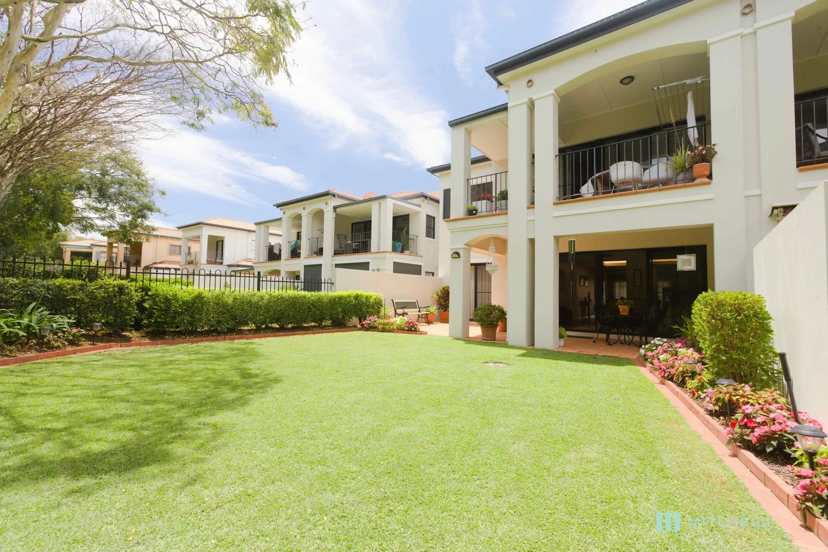 104/3227 The Palladian Drive (1/25)