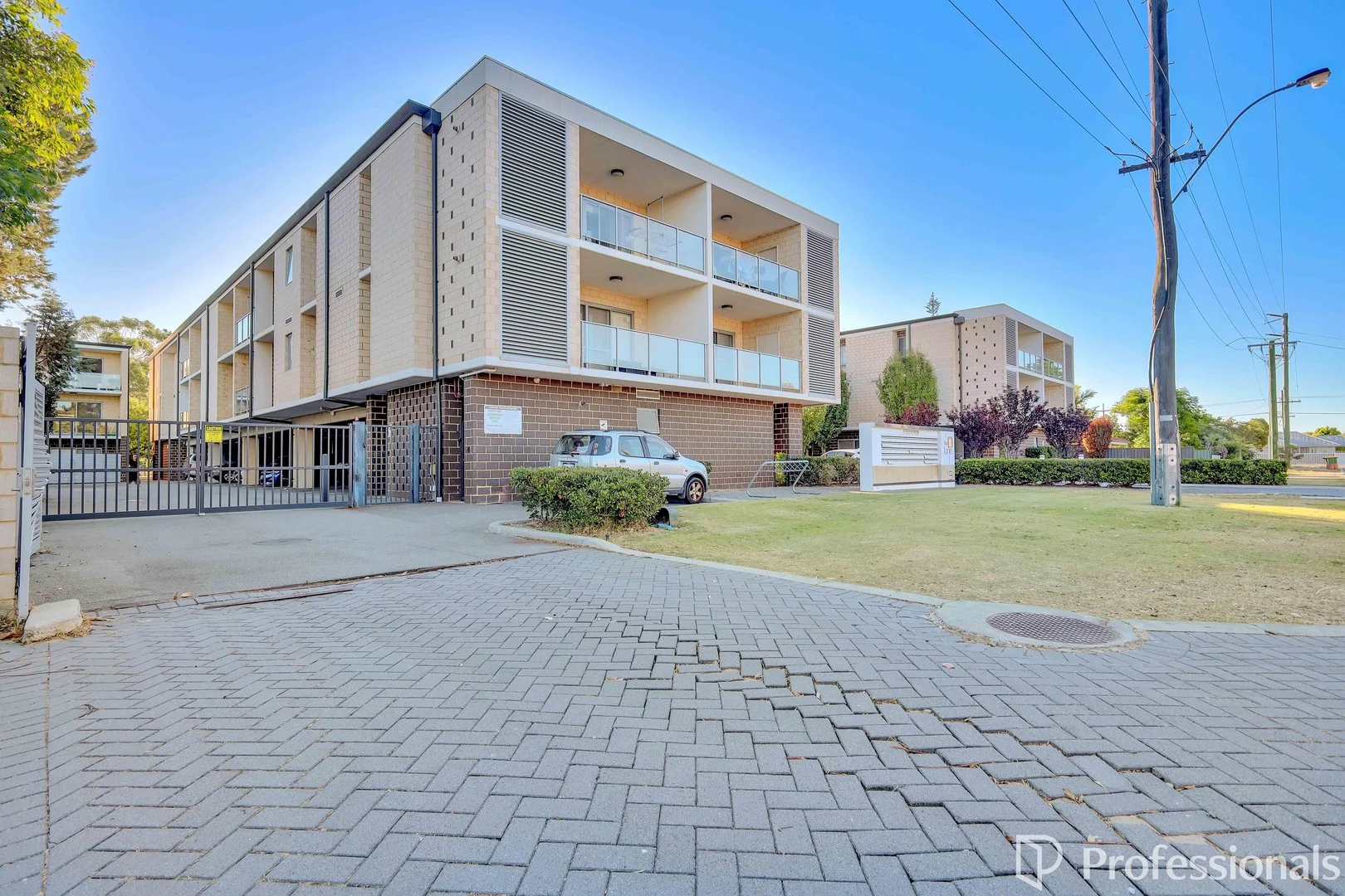 104/9 Central Terrace (1/30)