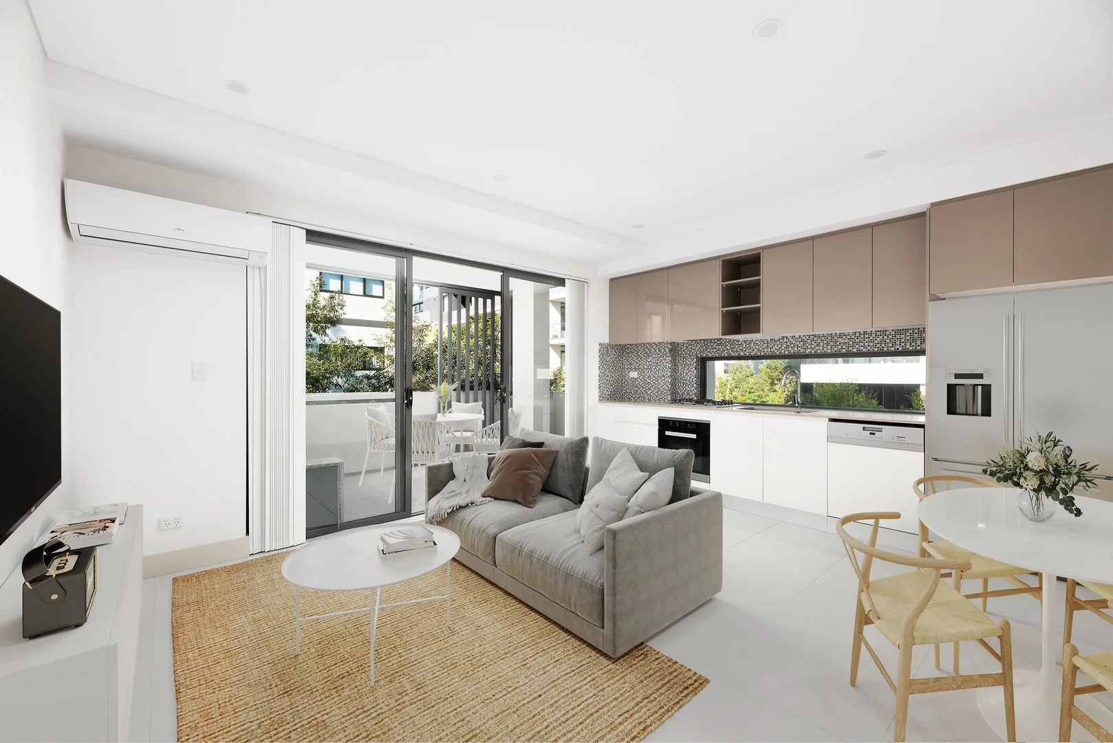 105/22 Pinnacle Street (1/7)