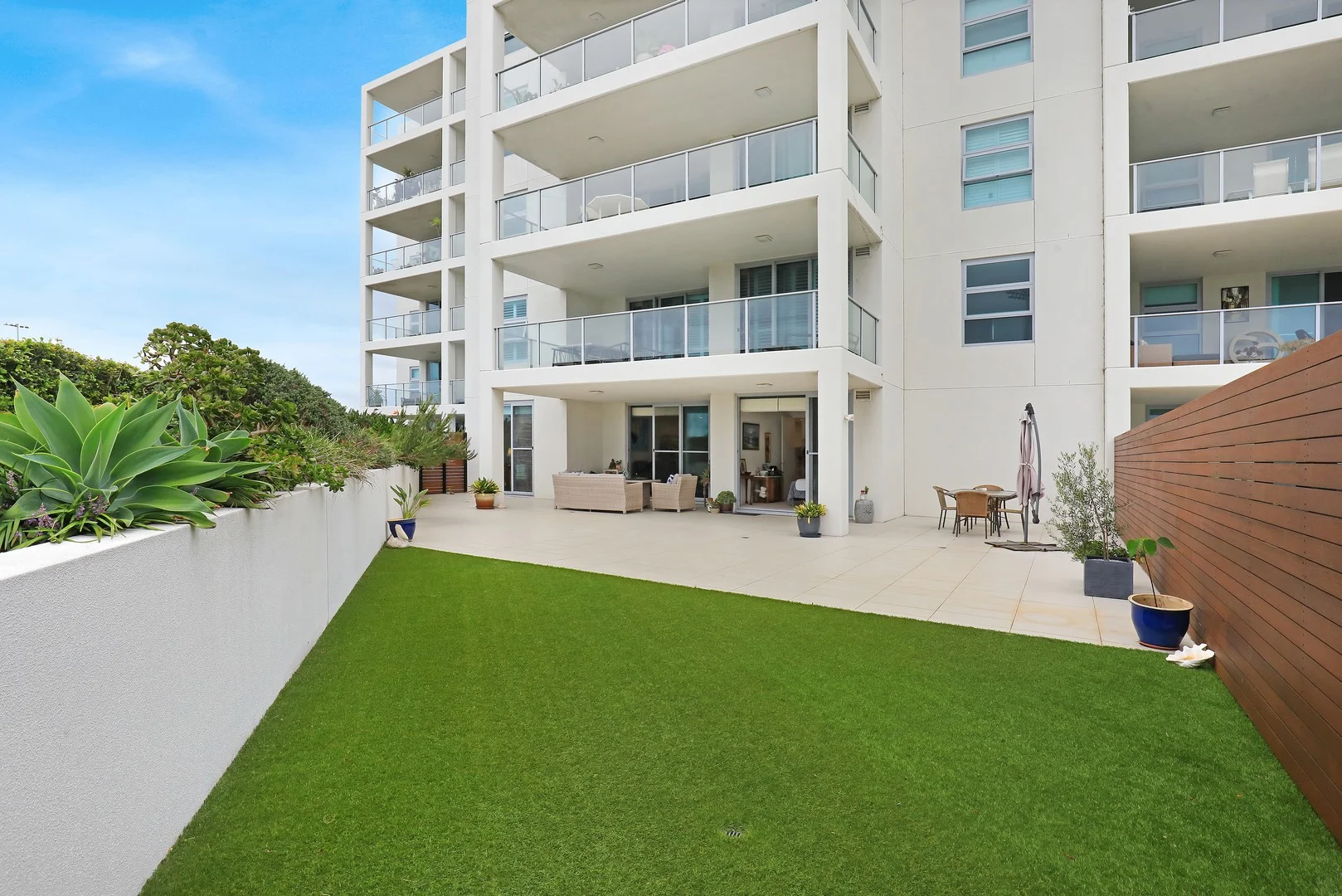 105/3 Grand Court (1/17)