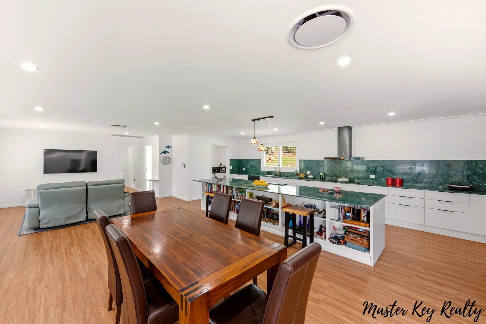 105 Van Hensbroek Road - Image 3