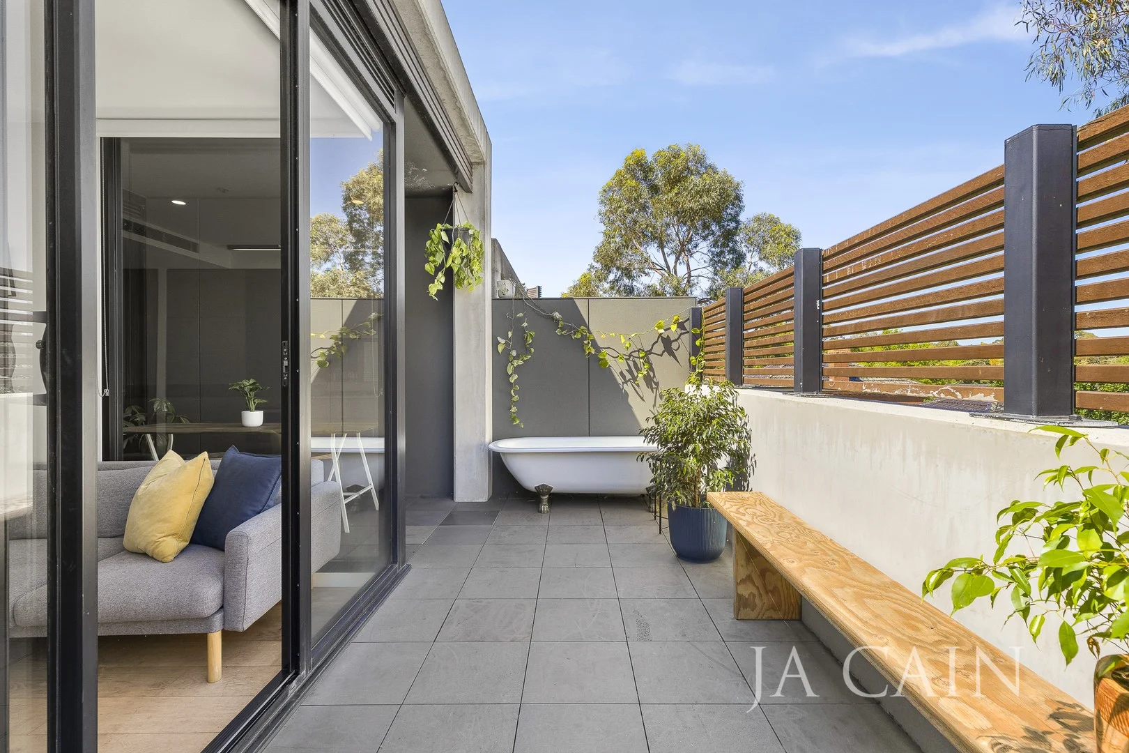 106/565 Camberwell Road (1/9)