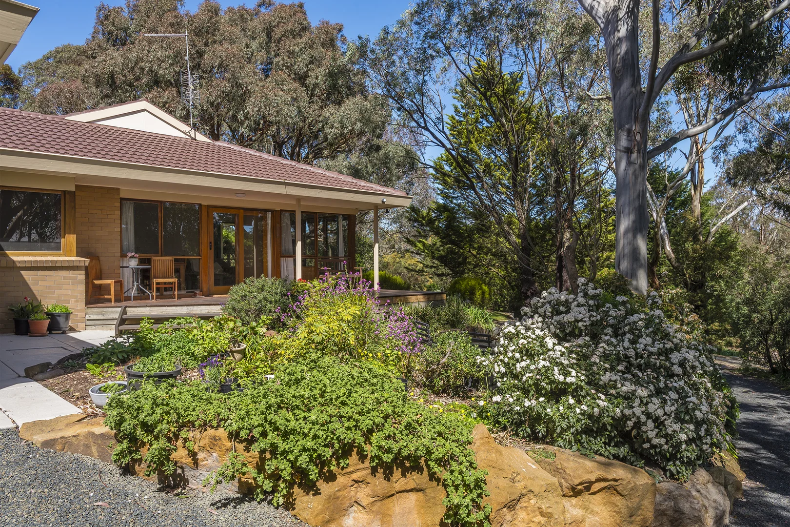106 Howey Street - Image 2