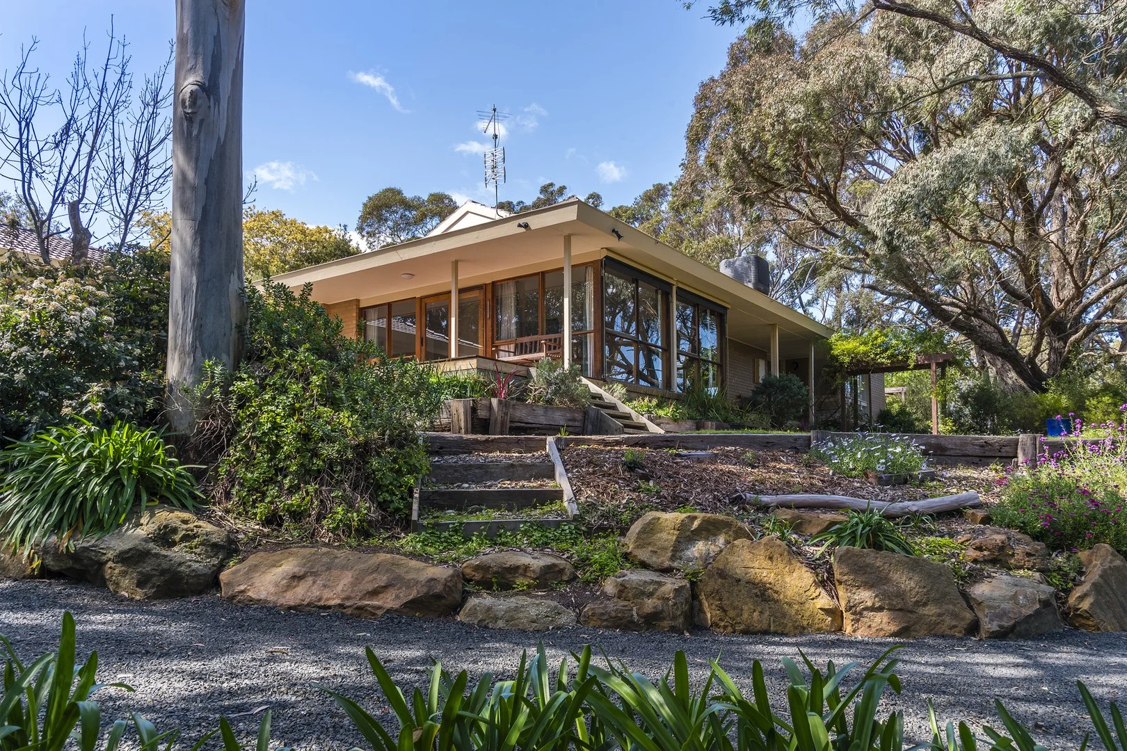 106 Howey Street