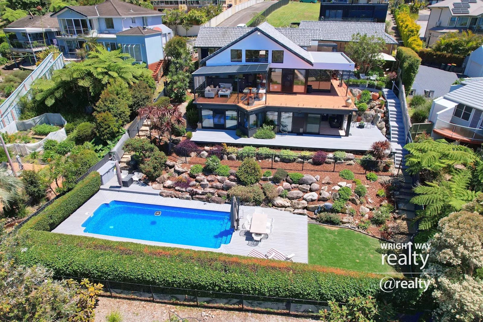 Price Guide $2,200,000 - $2,400,000