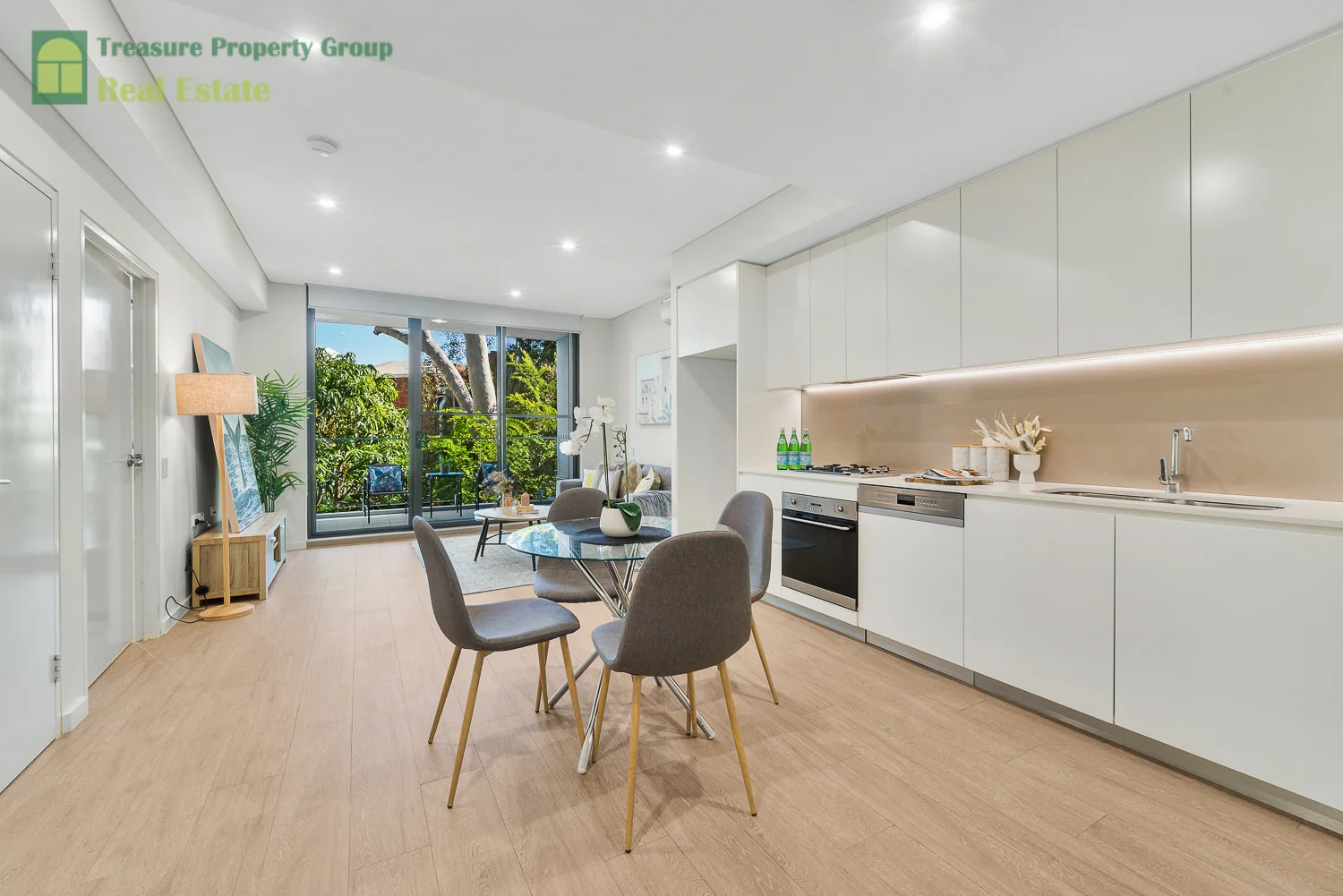 107/2 Thomas St (1/17)