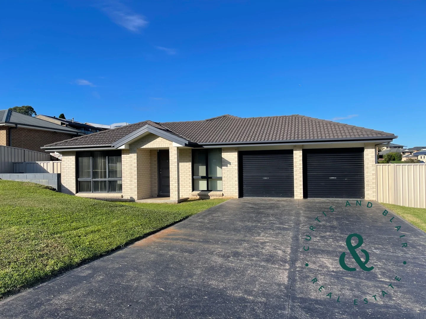 108 Dalyell Way (1/16)